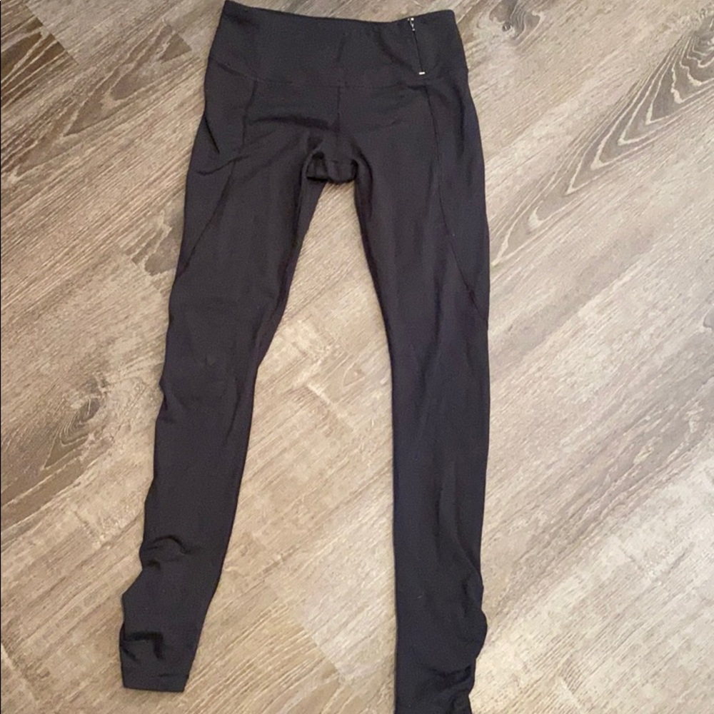 Active Carrie Underwood leggings!